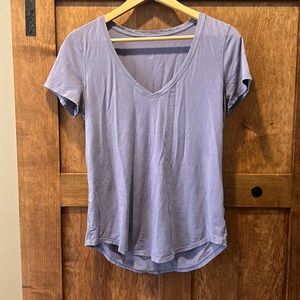 Scoop bottom lululemon t-shirt